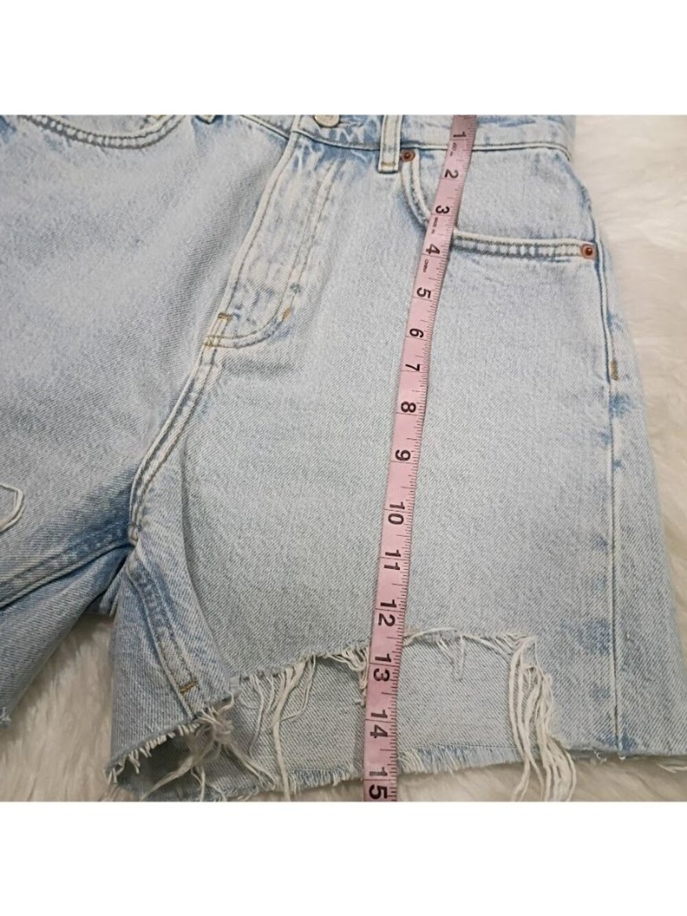 Reformation High-Waisted SZ 25 Denim Mom Shorts Frayed Hem Light Wash - Picture 5 of 11